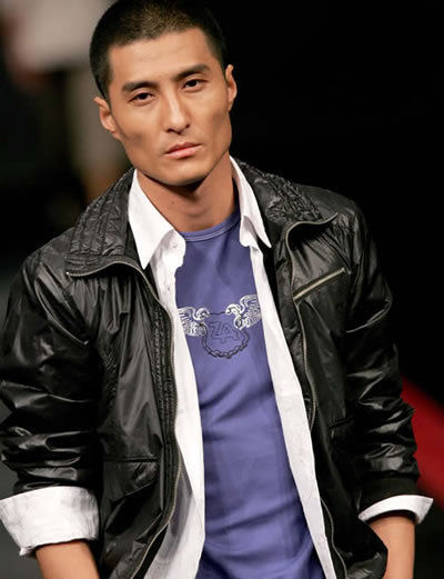 模特演员胡东吸毒被拘后获释曾矢口否认消息图