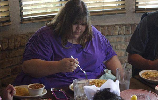 美国500斤胖女子立志减肥甩近半体重