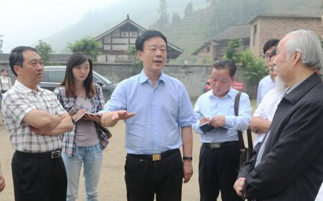龚武生:精准扶贫要帮助做好乡村旅游这篇大文章