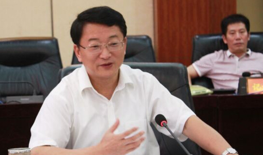 何文君：确保超额完成全年目标任务