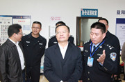 胡忠雄到市政务中心调研