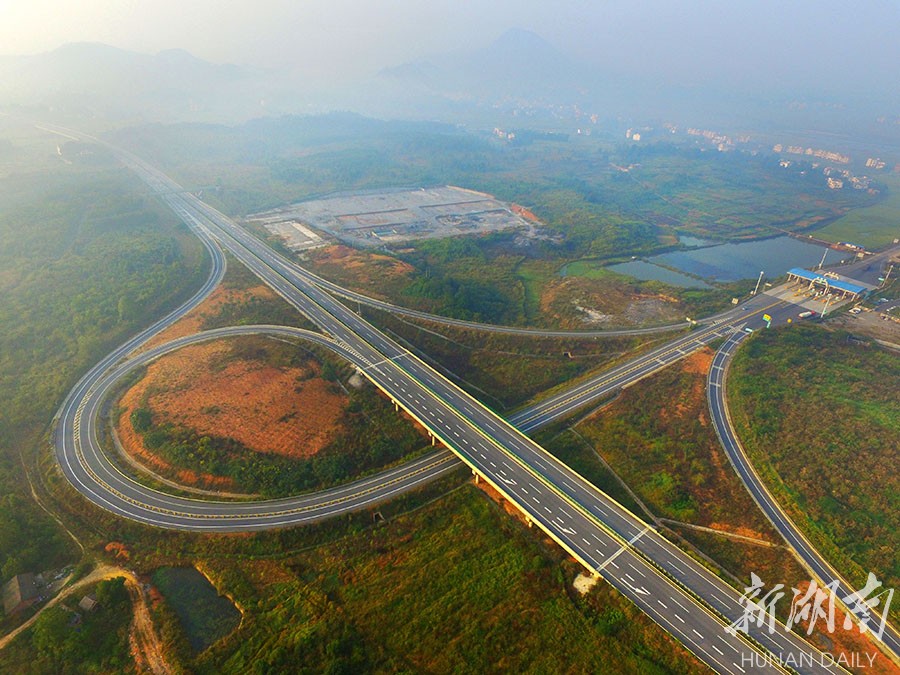 洞新高速为武冈带来新的发展机遇.