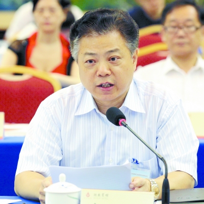 岳阳市委书记盛荣华:大力建设“一极三宜”江湖名城