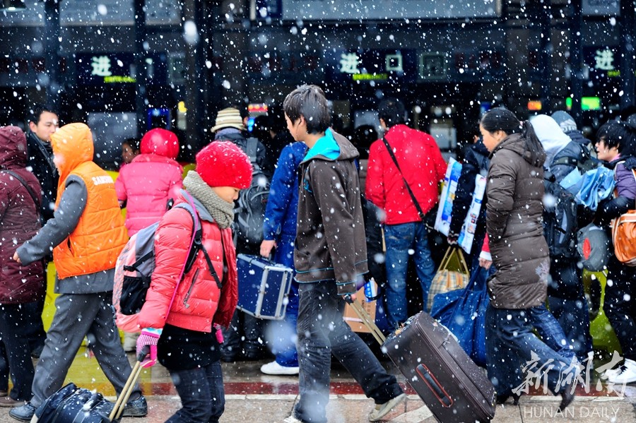 春运十年回家路 从"迁徙表情"中读懂中国