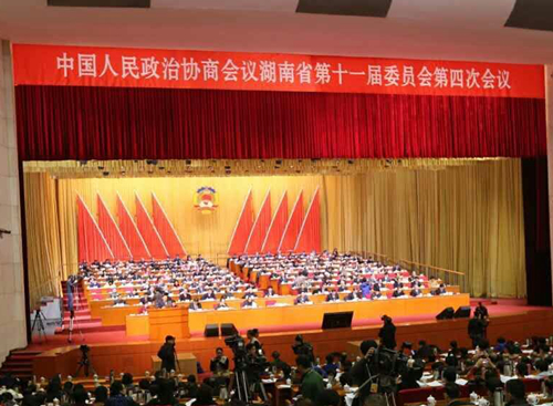 省十二届人大五次会议举行预备会议