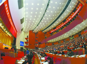 让绿水青山与经济发展互促共赢 省领导参加代表团分组审议
