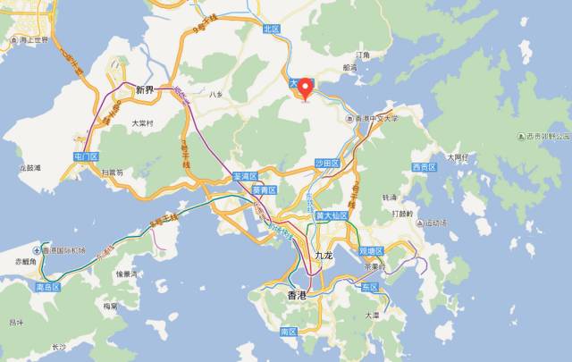 但如果按照直线距离,距离繁华的尖沙咀只有大约15公里,距离中环只有