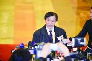 黄树贤：今年将更加重视解决群众身边的腐败