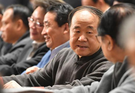 莫言建议取消小升初中考 中小学改为10年免费教育