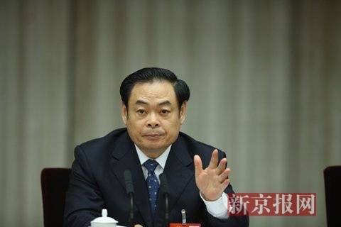 王儒林：厅长看完送礼3千万的纸条 老板现场吞下