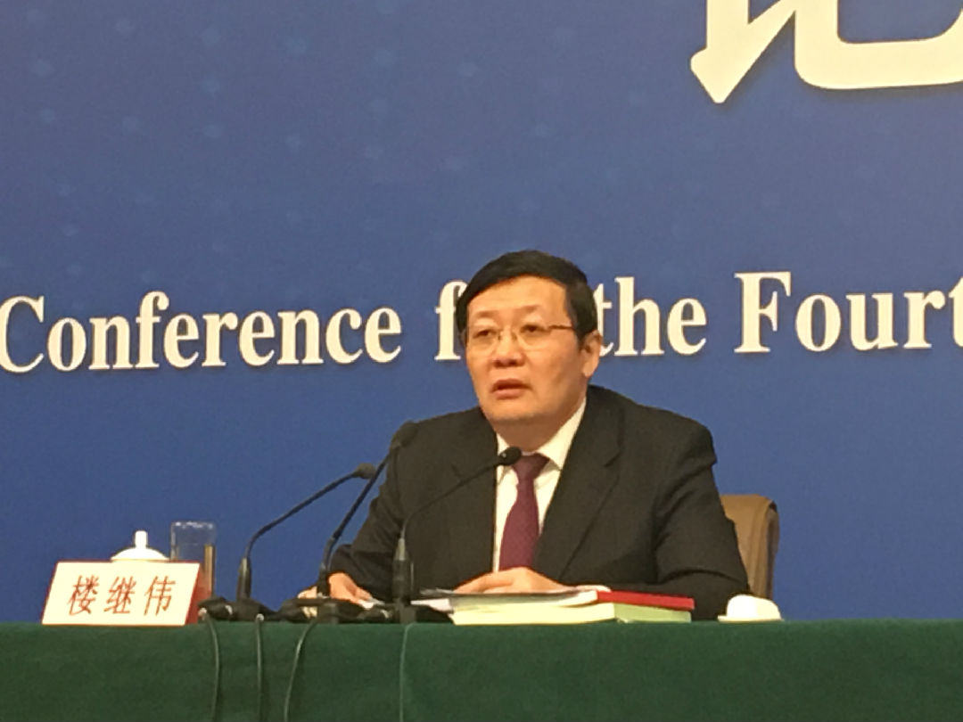 楼继伟回应个税改革问题：简单提高起征点不公平