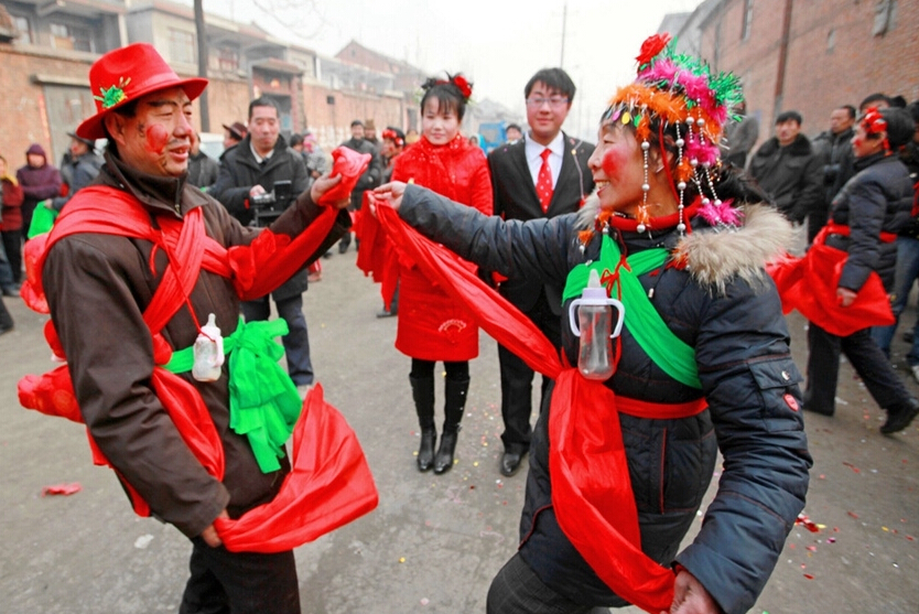 乡村婚俗变迁:农村小伙怎样娶媳妇的