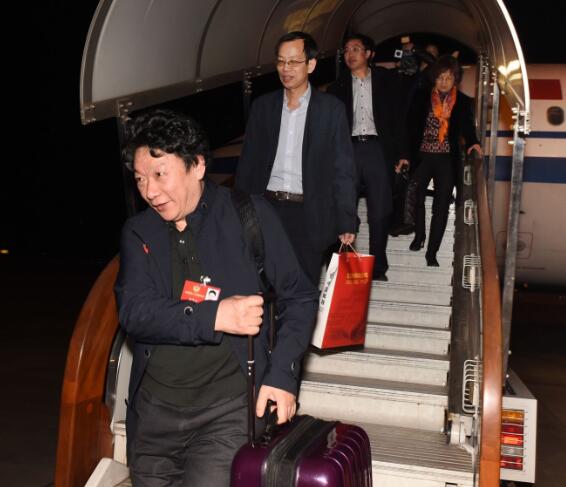 部分驻湘全国政协委员返长
