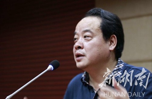 作家李清明在湖南文理学院讲座引师生共鸣