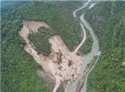 因连日降雨炎陵县大风垅山体再次发生滑动