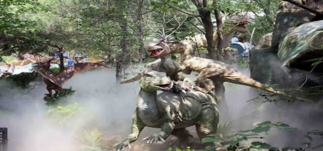 京城最大的户外恐龙园“远古探秘”接待游客