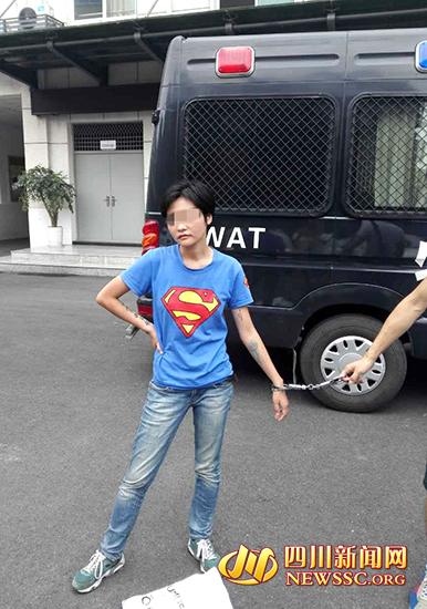 四川一女子抢劫被抓 淡定笑称:早就想进去了