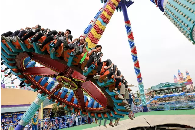 梅溪花开绽放80万人次同见证国内首家纯商旅文综合体步步高梅溪新天地