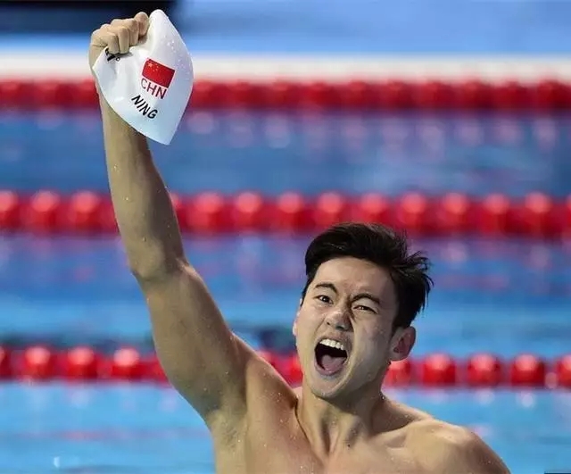 但"小鲜肉"宁泽涛没让喜欢他的人失望,最终还是出现在中国游泳代表团