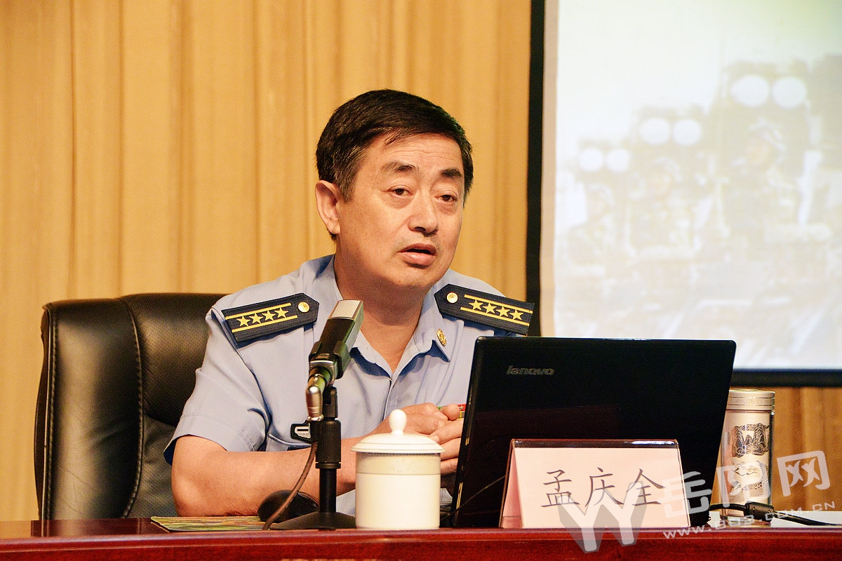 市委学习中心组举行今年第六次集中学习