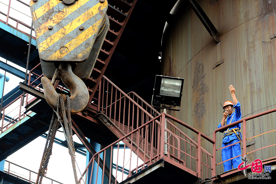 大国工匠天车安装专家周汉生组图