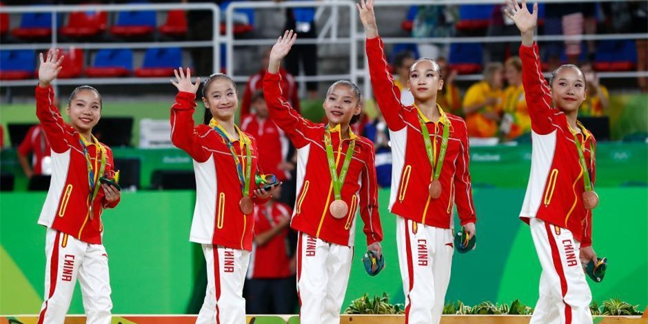 中国队获得女子体操团体铜牌