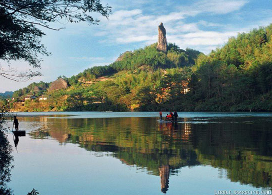 分別是:邵陽市新寧縣崀山旅遊區,永州市寧遠縣九嶷山舜帝陵旅遊