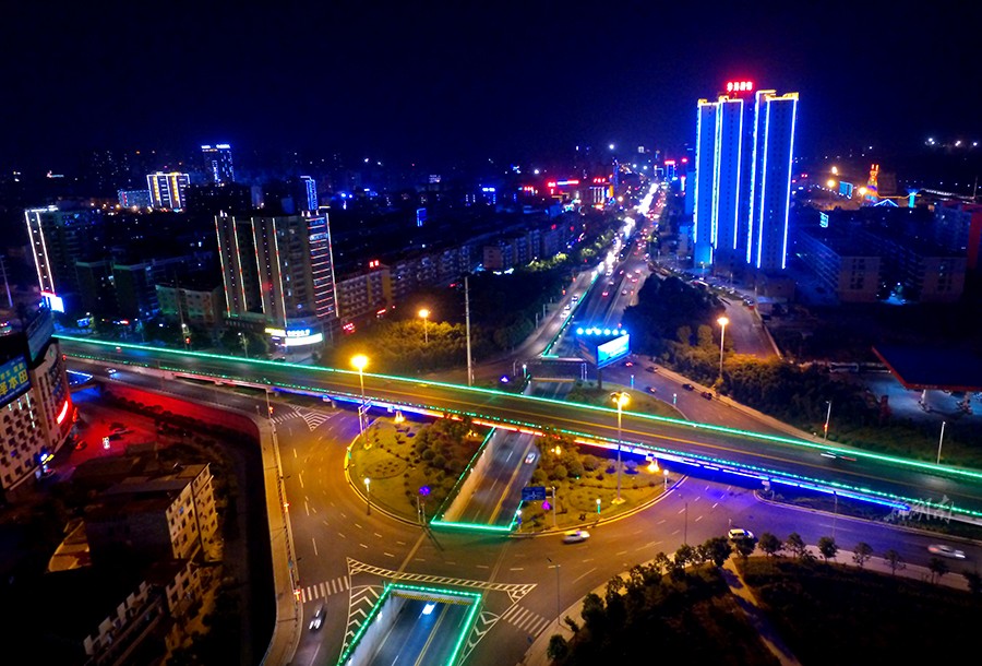 夜幕降临,邵阳一位"主角"璀璨登场