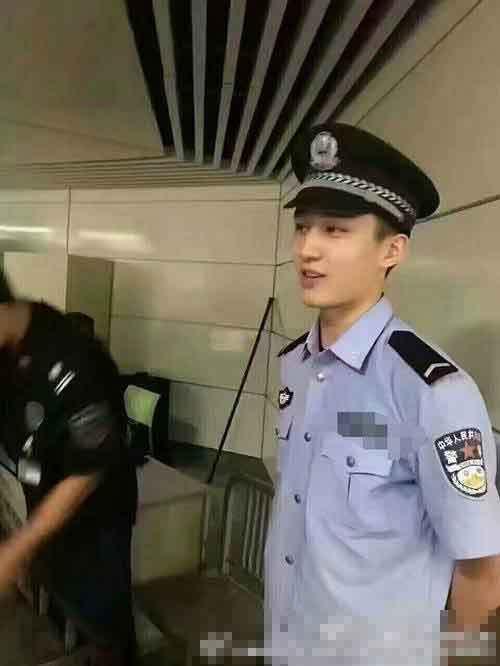 杭州警察被赞颜值爆表网友帅哥都上交给国家了
