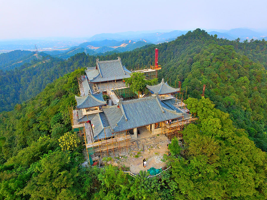 大修中的昭山古寺
