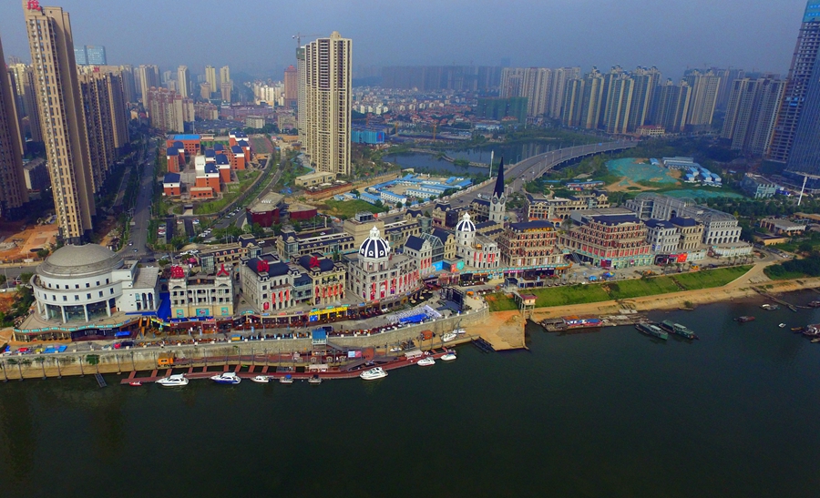 「渔人码头开放」(记者徐行/摄)9月8日,长沙滨江新城湘江亲水情景商业