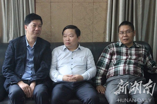 10月18日,新任湘乡市委常委,宣传部长谢永根一行到访湖南日报社