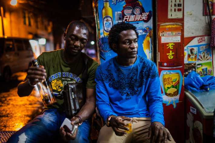 广州黑人街:习惯了在这边生活,中国话流利