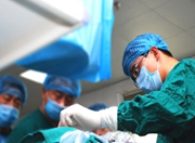 “拉链”缝合肿瘤伤口，外国新技术将引入湖南