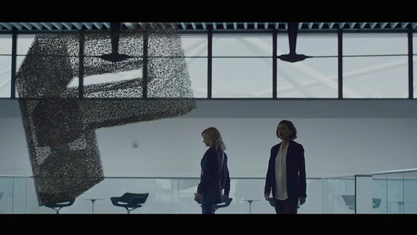 《黑镜》:人在使用媒介,媒介也在改造人