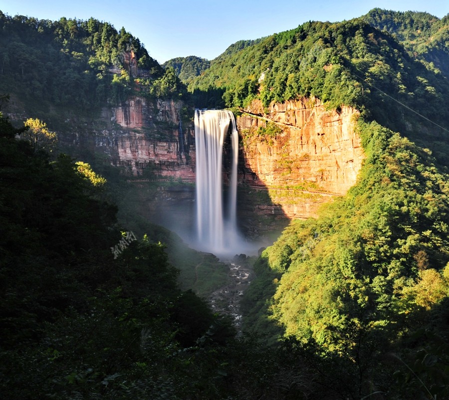 「玉带林中挂」(记者童迪/摄)