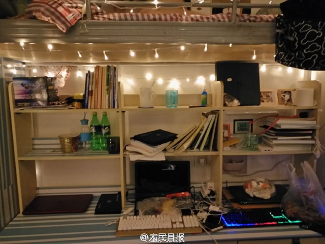 一高校男生寝室布置彩灯,梦幻似童话!