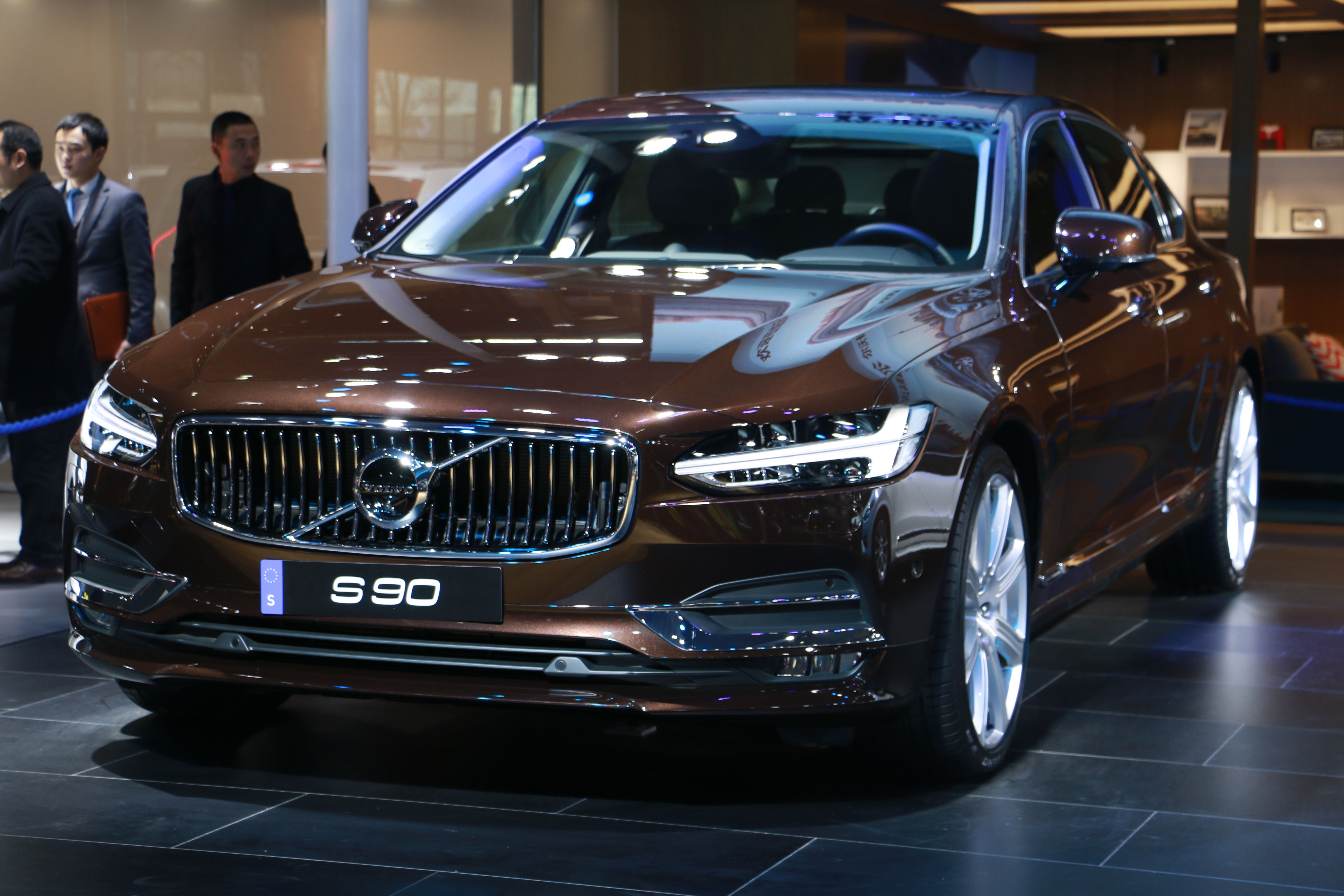 沃尔沃s90长轴距版惊艳亮相长沙车展 - 新湖南