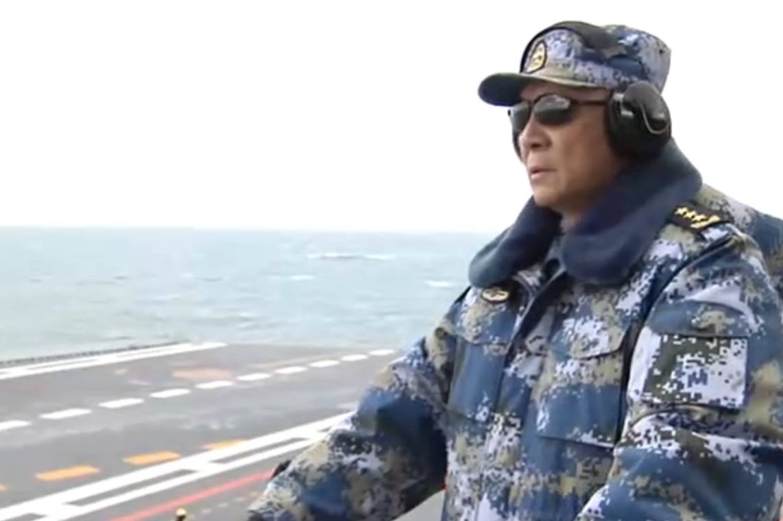 震撼丨航母编队跨海演训 海军司令员亲临指导 - 华声在线