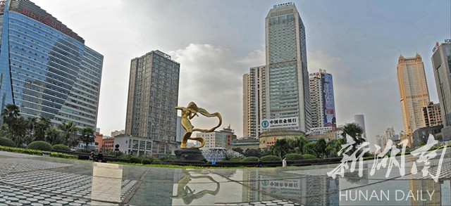 思想更深刻:高屋建瓴谋发展