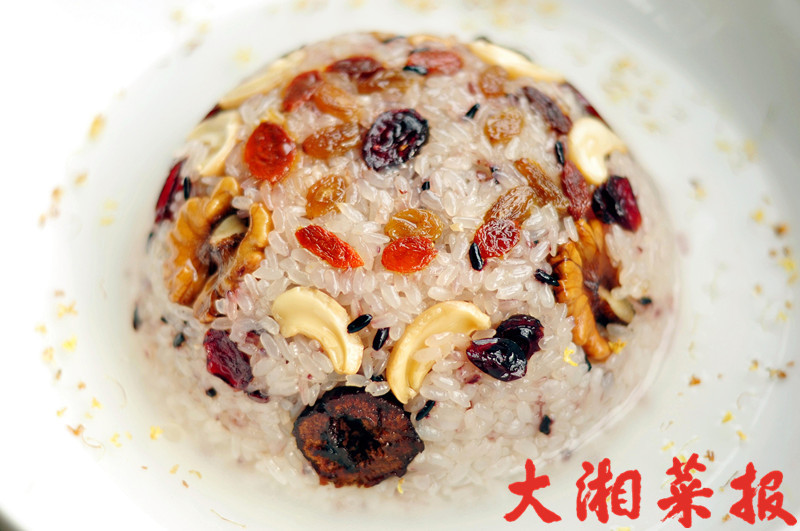 八宝果饭腊味是湖南年夜菜的常驻嘉宾