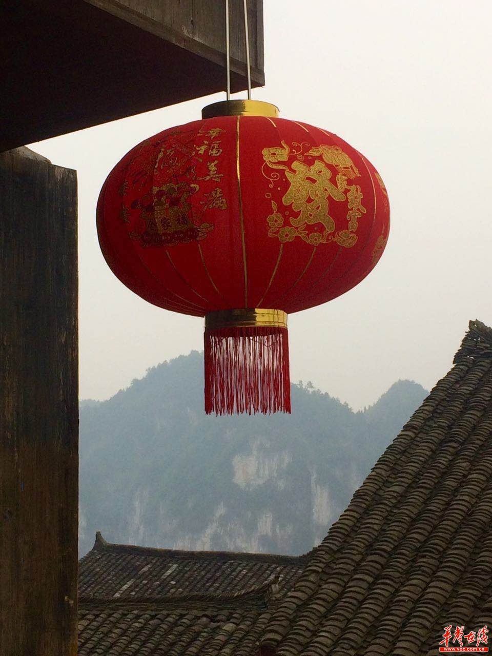 01-29 11:40直播员直播记者:彭业忠 戴鹏 曾益;摄影记者:李健;直播