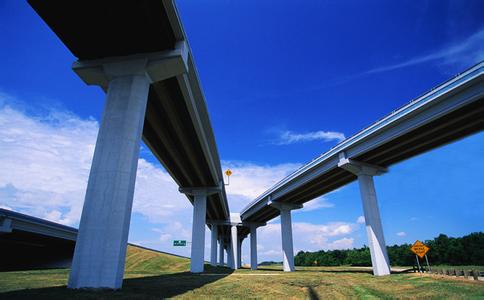怀化城区7座桥梁迎检修 实行半封闭施工，预计5月份完工