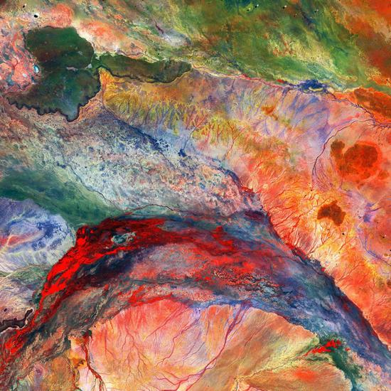 美地质勘探局发布地球卫星图 美似油画