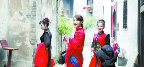 洪江古商城：一场典雅古朴的旗袍盛宴