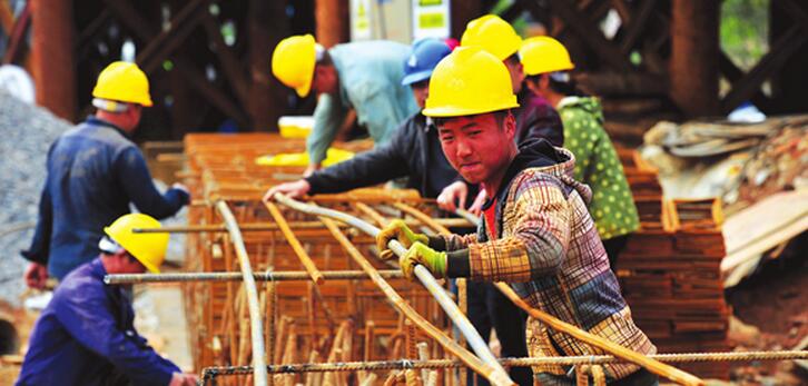 湖天大道地下通道施工忙