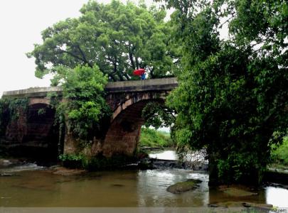 焦达峰：“十日都督”风格影响三代
