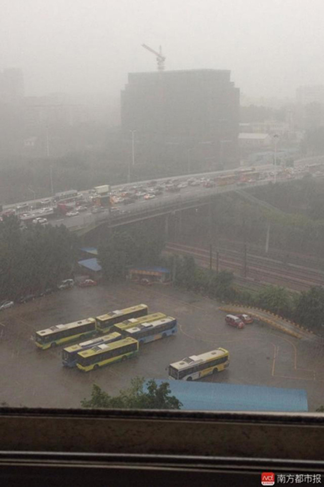 广州已成泽国!突发特大暴雨破历史纪录