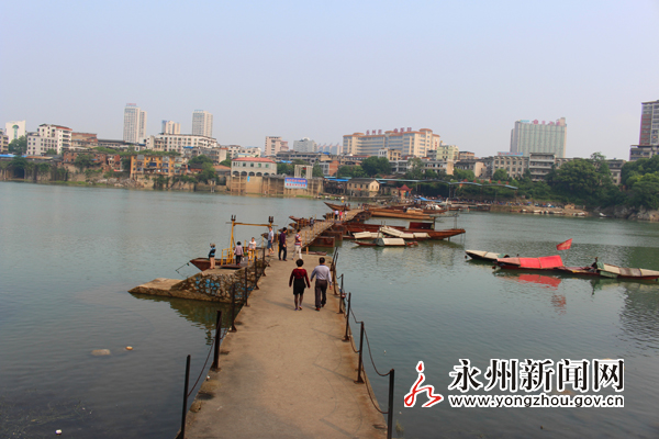 冷水滩浮桥告别30年收费历史今后市民可免费通行啦