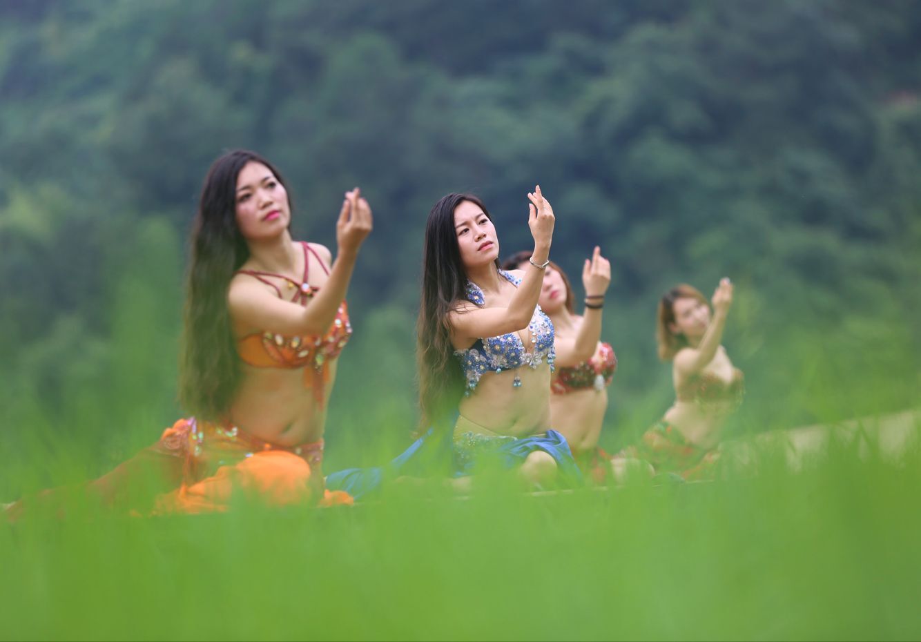 张家界：山居稻间舞悦美